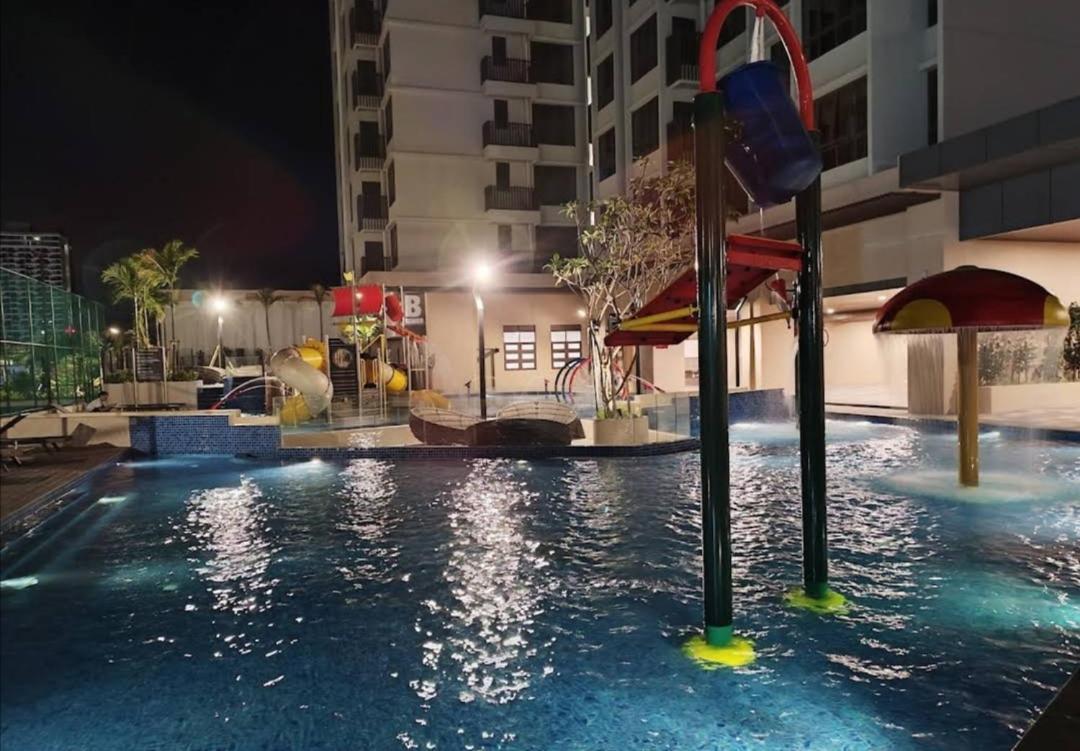 家庭式公寓 Bali Residences Melaka Экстерьер фото